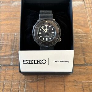 Seiko Black Dive Watch Solar Prospex Model SNE567.
